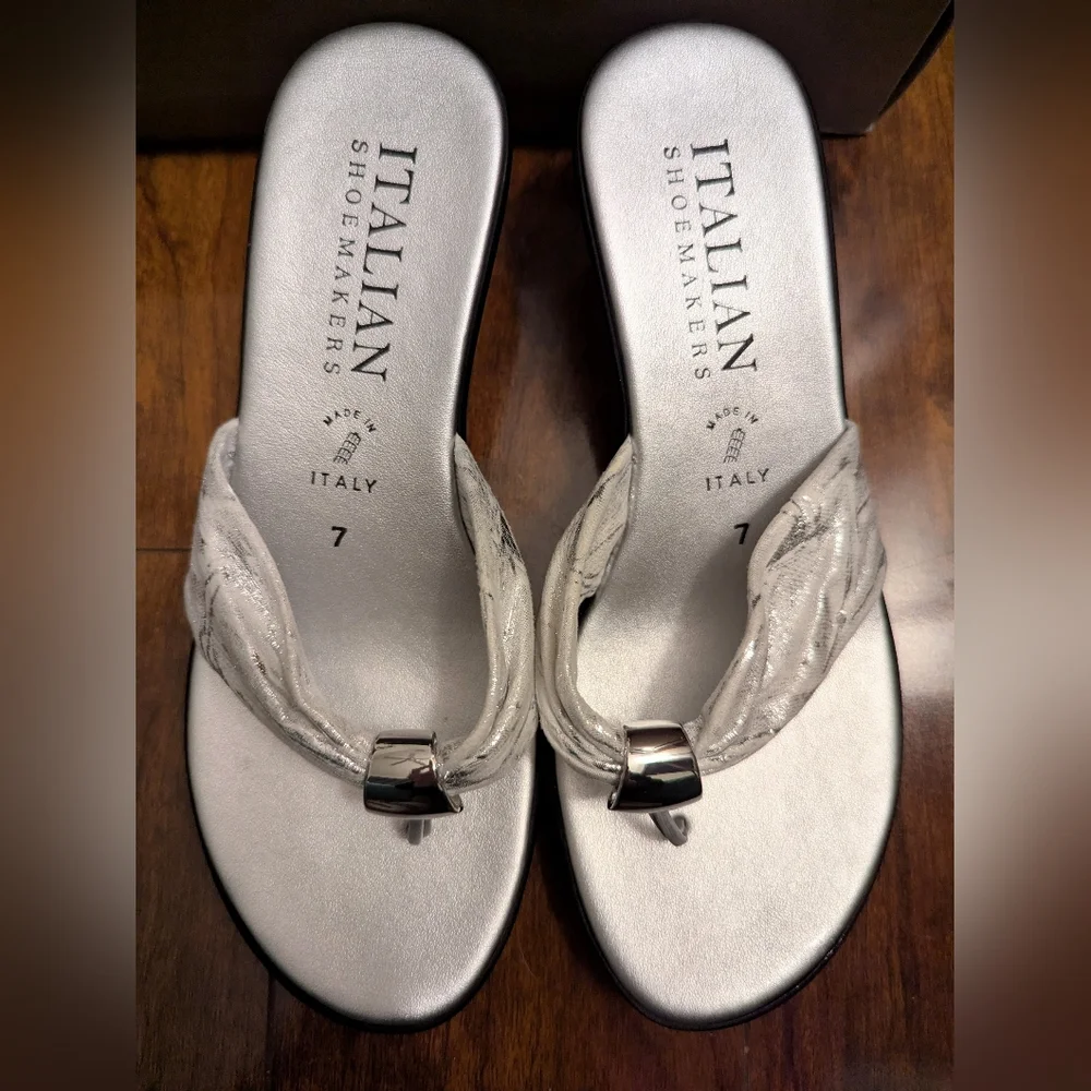 Italian Shoemakers Women's Silver Sandals - Picture 2 of 6